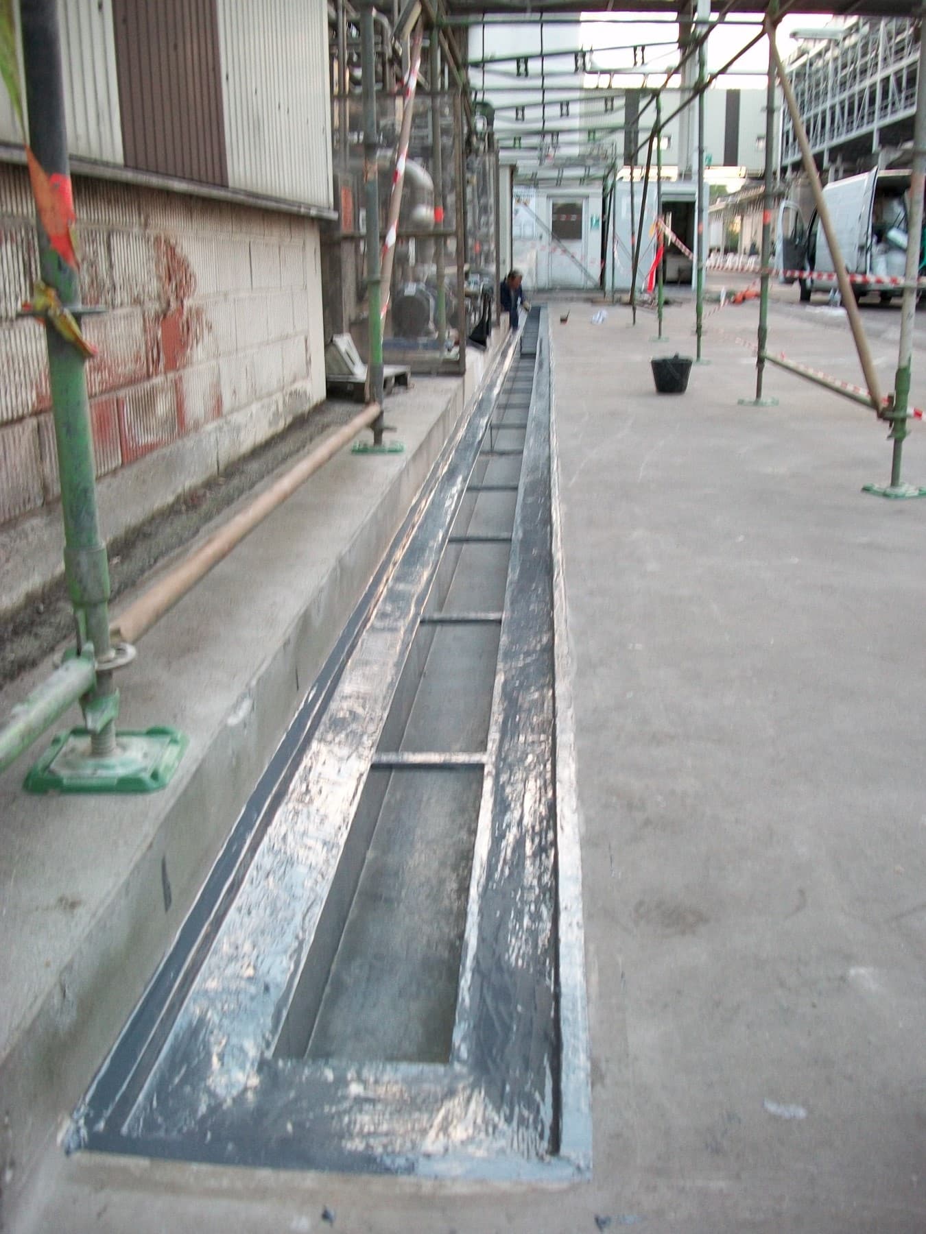Sealed chemical drain with Belzona 4311 (Magma CR1)